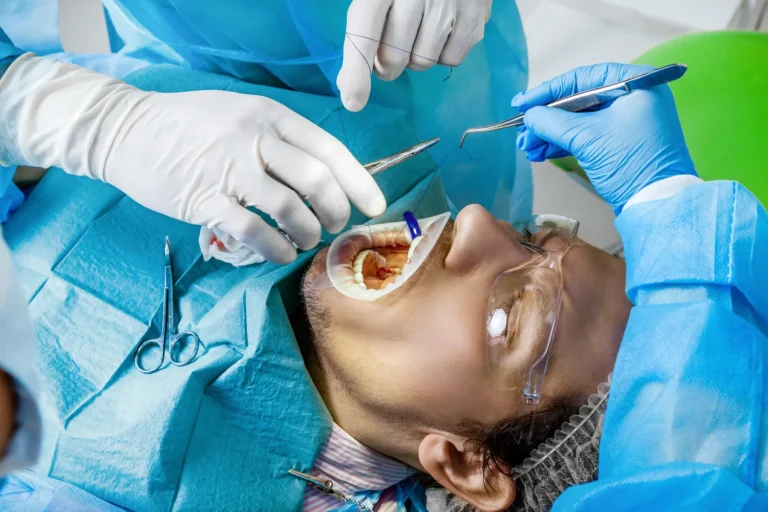 Implanty zębów czy boli?